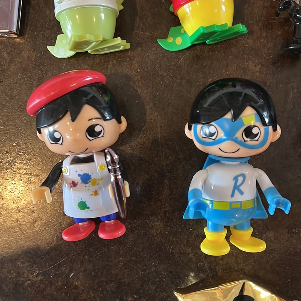 Lot of Ryan’s World Figures with Accessories - Picture 8 of 12